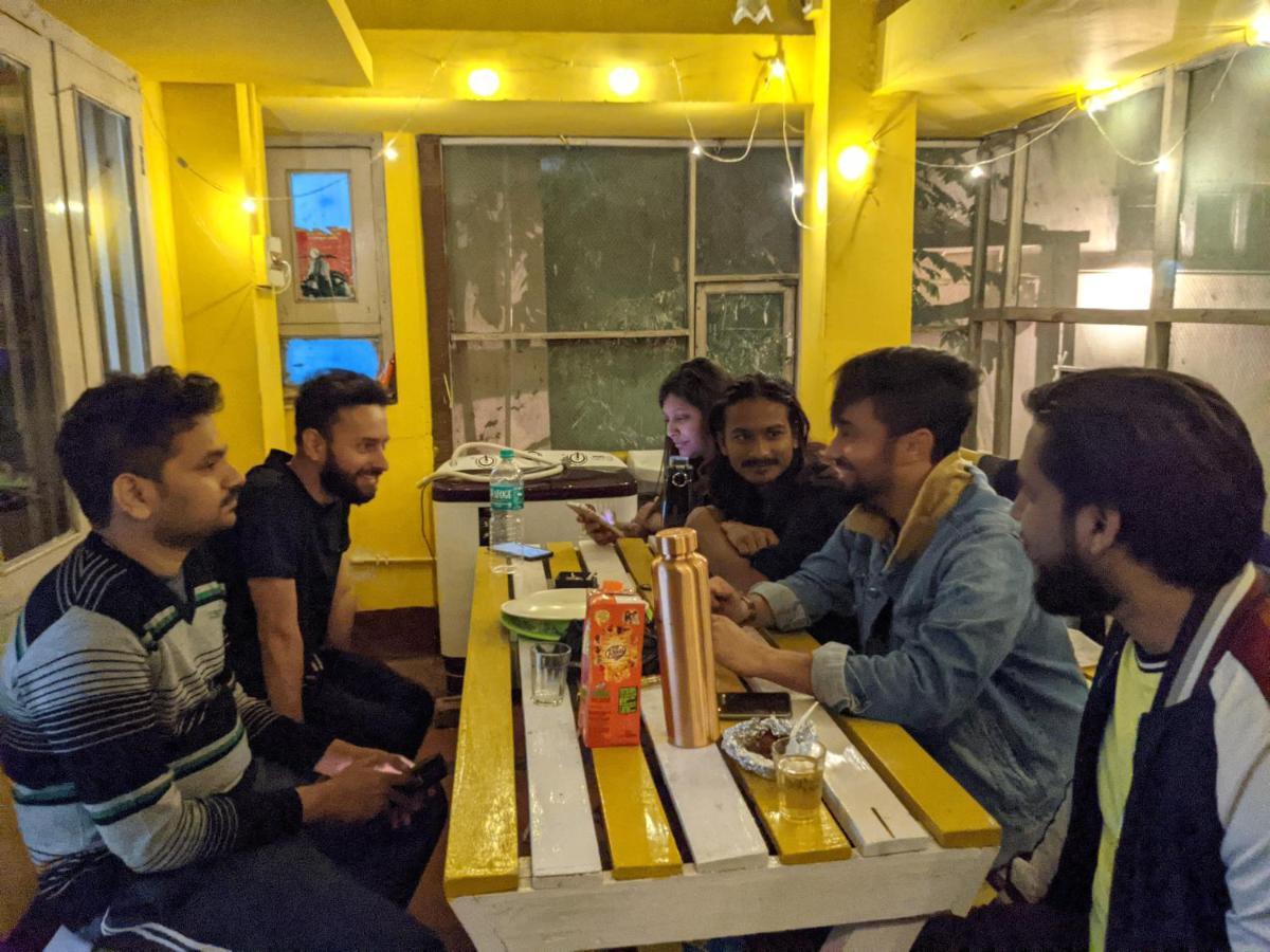 A Pousada Mezenga Backpackers Guwahati Exterior foto