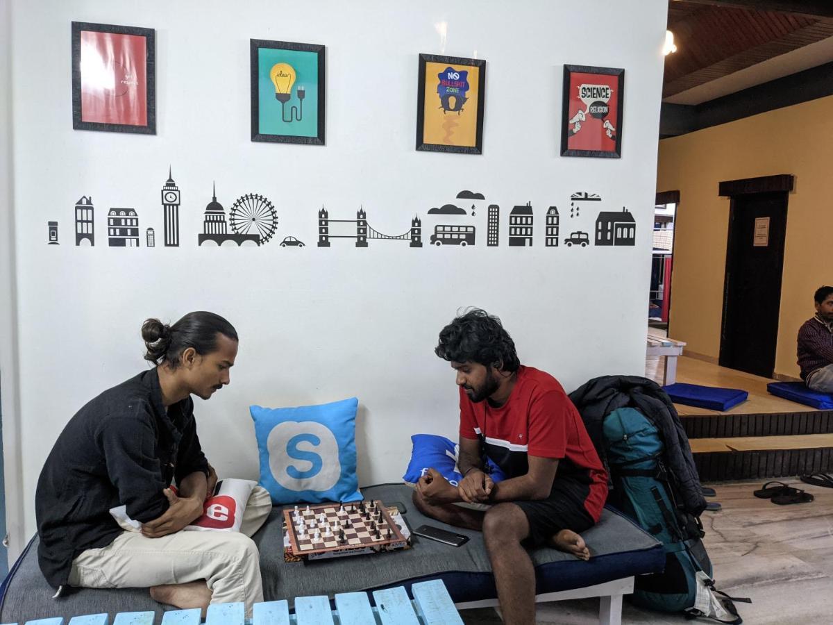 A Pousada Mezenga Backpackers Guwahati Exterior foto