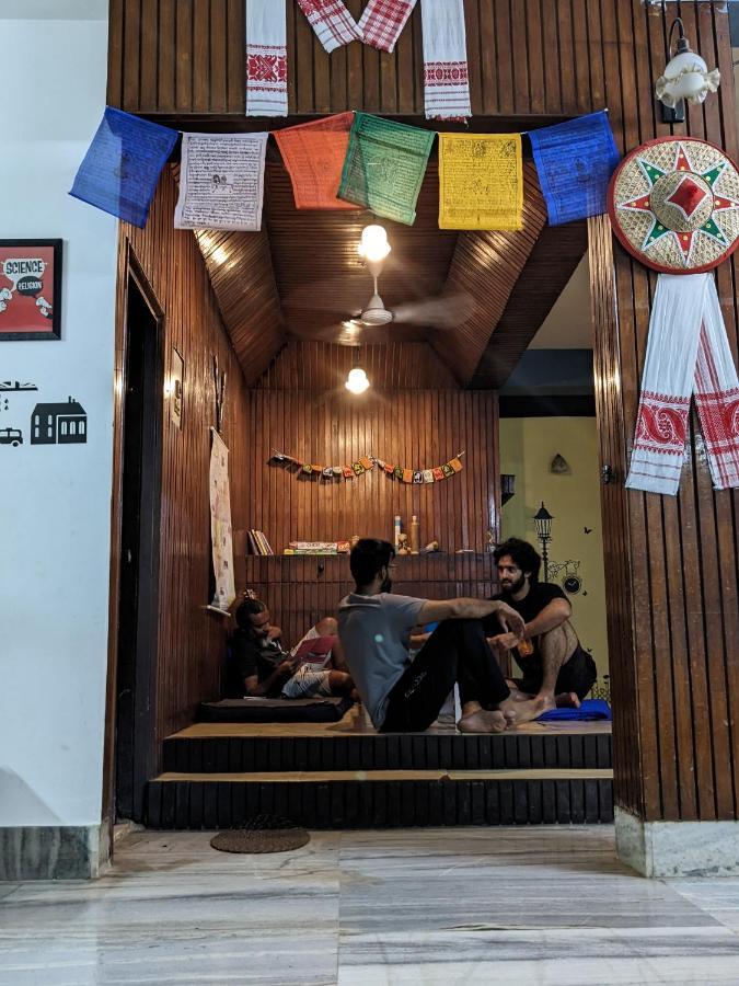 A Pousada Mezenga Backpackers Guwahati Exterior foto
